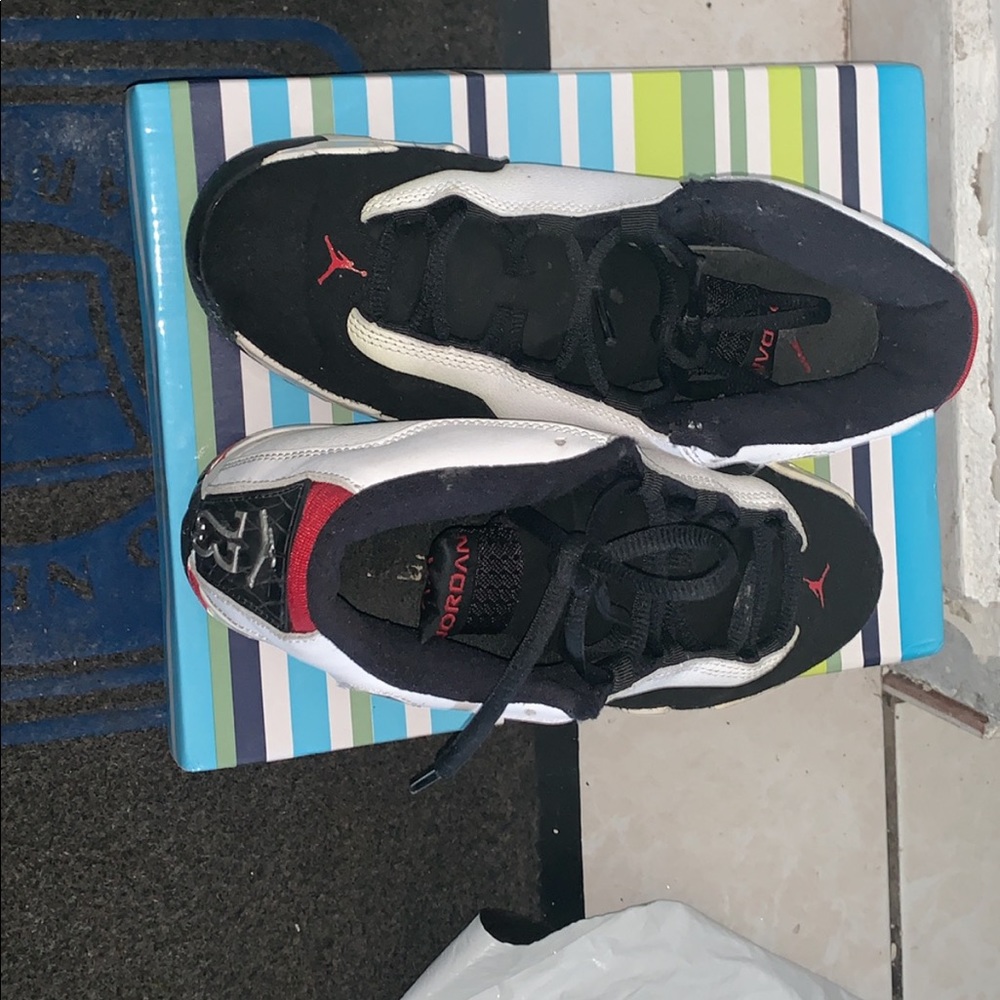 Jordan 14 retro black toe size 3Y
